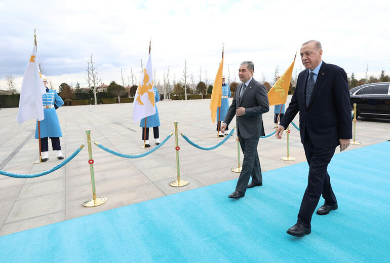 Erdoğan, Türkmenistan Halk Maslahatı Başkanı Berdimuhamedov ile görüştü