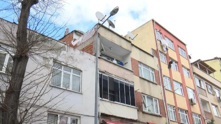 Bayrampaşa'da alçı tavan çöktü: 2 çocuk yaralandı