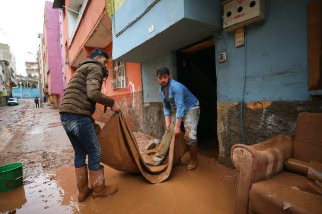 Deprem bölgesindeki sel felaketinin boyutu suların çekilmesiyle gözler önüne serildi