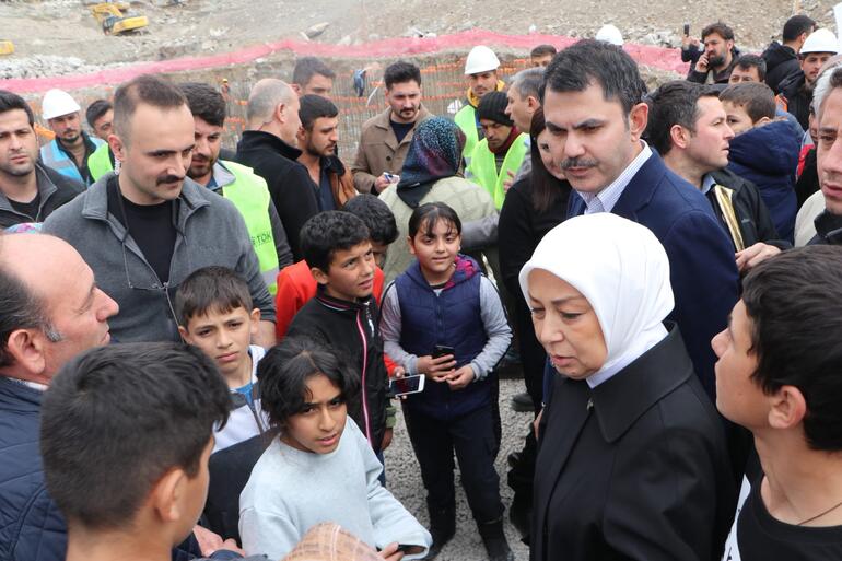 Bakan Kurum: Sözleşmesini imzaladığımız 32 bin konuttan 20 bininin temelini atıyoruz