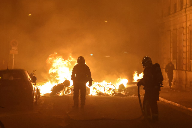 Fransa'da ortalık karıştı! Emeklilik yaşı protestosunda 310 kişi gözaltına alındı