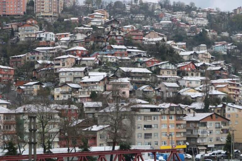 Zonguldak’ta kar ve sis etkili oldu