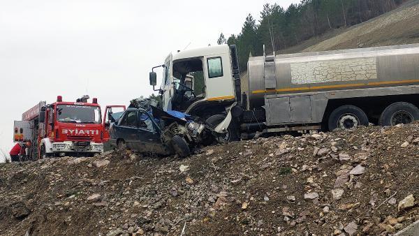 Su tankeriyle çarpışan otomobildeki çift hayatını kaybetti