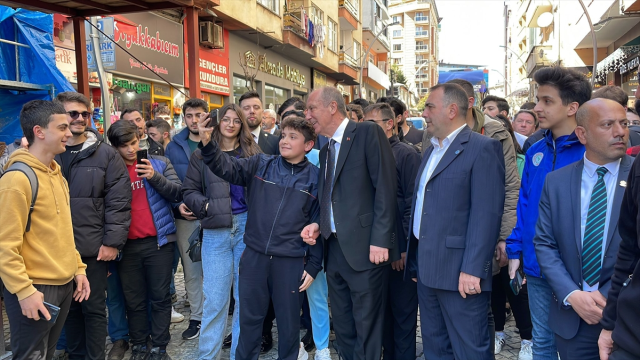 Muharrem İnce, partisinin selamlama işaretini tanıttı! İşte anlamı