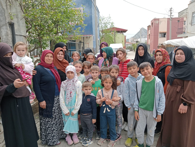 Acılı kardeş gözyaşlarıyla anlattı! Üzerine kaya düşen otomobilde ölen Dilek Öğretmen'in hedefi yönetici olmakmış