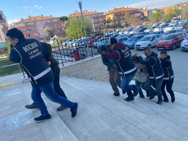 İzmir ve Manisa'daki 'Akbaba' operasyonunda 9 tutuklama