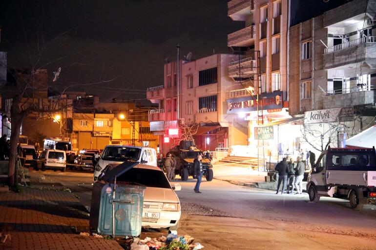 Gaziantep'te husumetli aileler arasında 'çöp atma' kavgası: 1'i polis 2 ölü, 2 yaralı