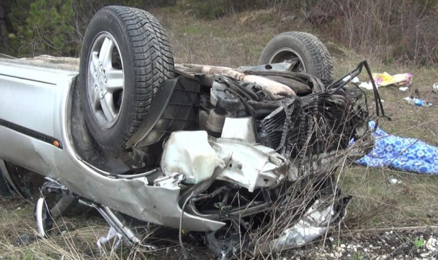 Bayram ziyaretine giden ailenin bulunduğu otomobil takla attı: 1 ölü, 4 yaralı