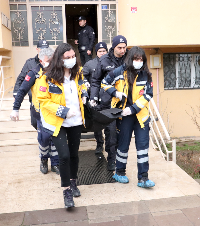 Üniversite öğrencisi tartıştığı annesini bıçakla öldürdü, babasını da ağır yaraladı