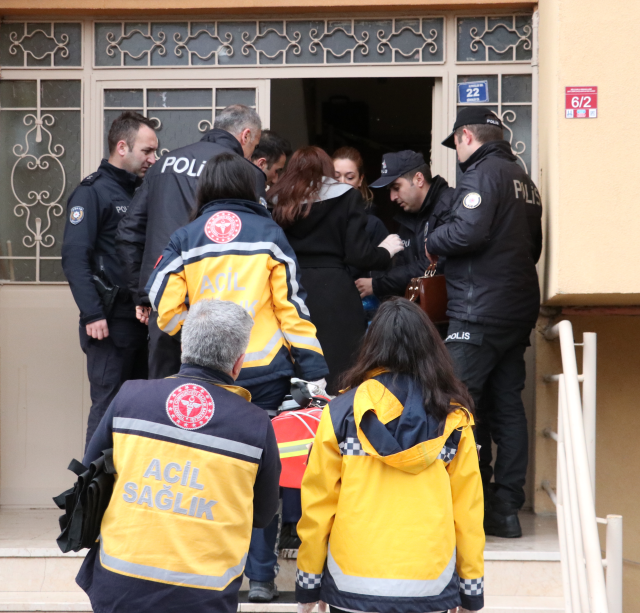 Üniversite öğrencisi tartıştığı annesini bıçakla öldürdü, babasını da ağır yaraladı