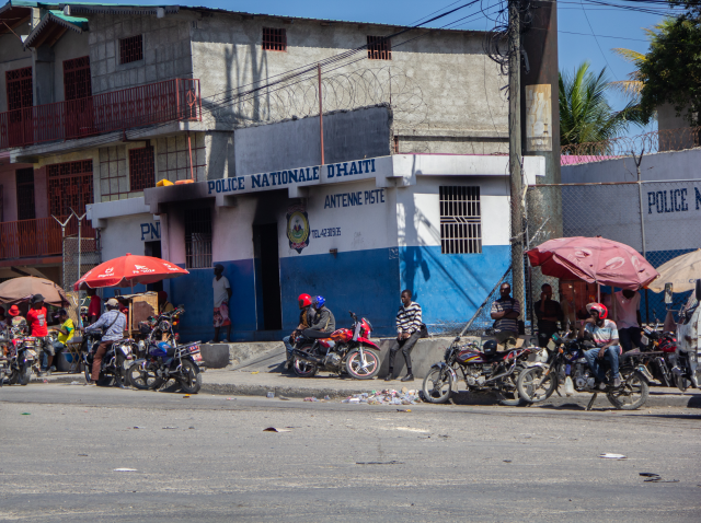 Haiti'de çete üyesi olduğundan şüphelenilen 13 kişi yakılarak öldürüldü