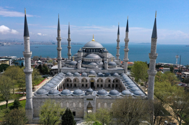 Restorasyonu tamamlandı, Sultanahmet Camii ibadete açılıyor! Son hali havadan görüntülendi