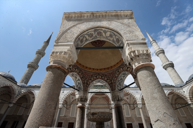 Restorasyonu tamamlandı, Sultanahmet Camii ibadete açılıyor! Son hali havadan görüntülendi