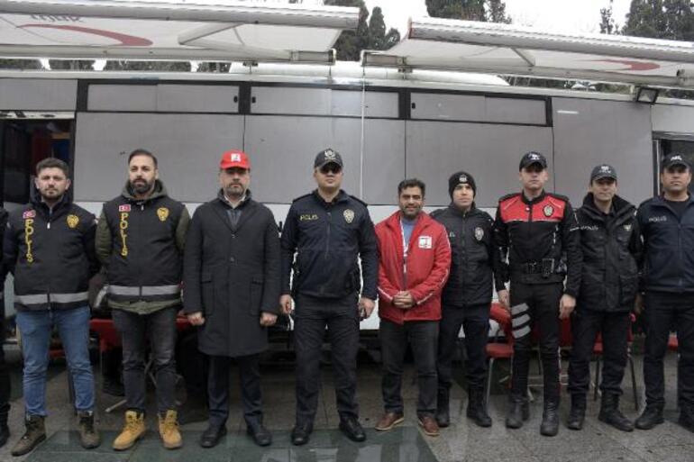 Şişli ilçe Emniyet Müdürlüğü ekiplerinden Türk Kızılay'ına kan bağışı