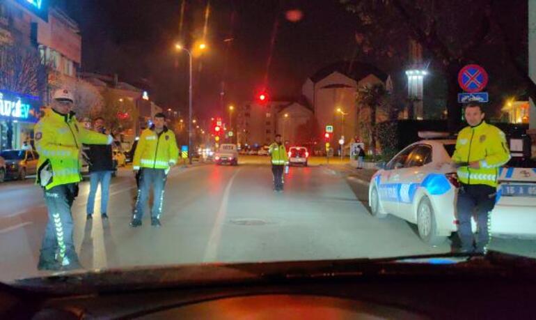 Denetim yapan polis ekiplerine pastalı 10 Nisan sürprizi