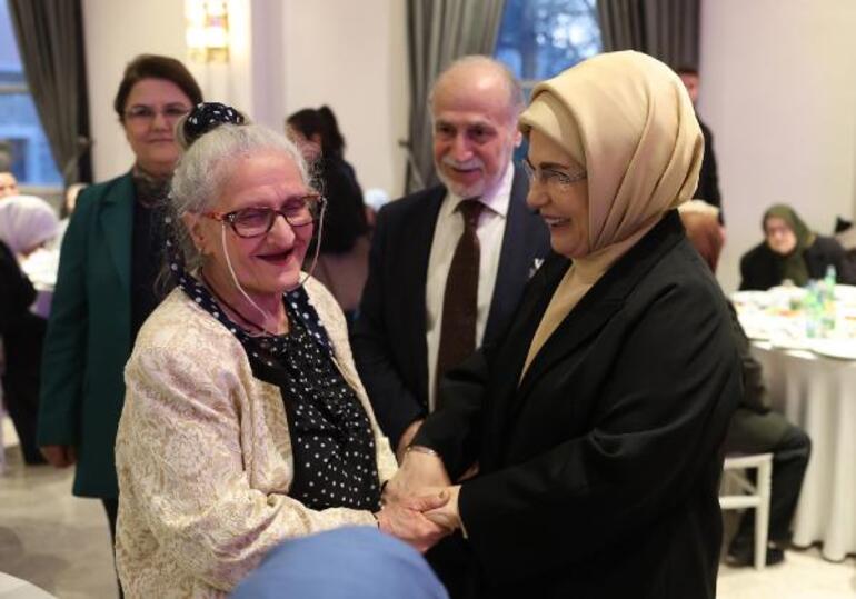 Emine Erdoğan, Darülaceze sakinleriyle iftarda buluştu