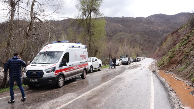 Tunceli'de otomobil Munzur Çayı'na uçtu! Akıntıya kapılan 3 gençten haber yok