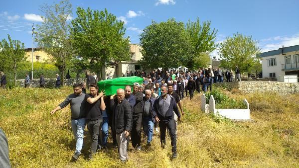 Depremden sonra yalnız kalmışlardı! İntihar eden baba ile vurduğu kızı yan yana toprağa verildi