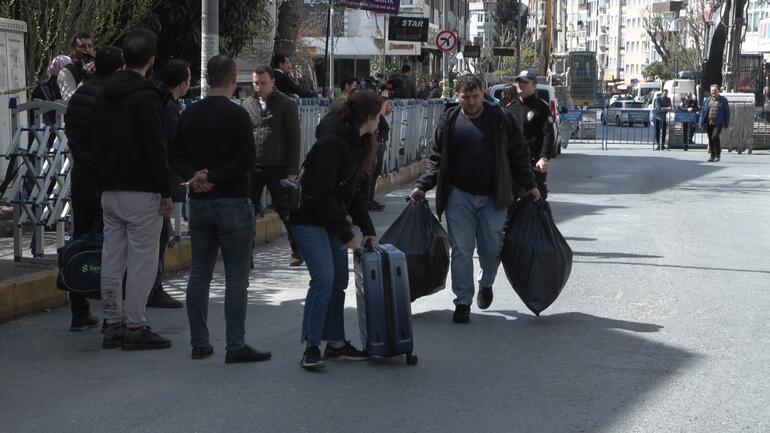 Bahçelievler'de boşaltılan 6 katlı binanın yıkımına başlandı