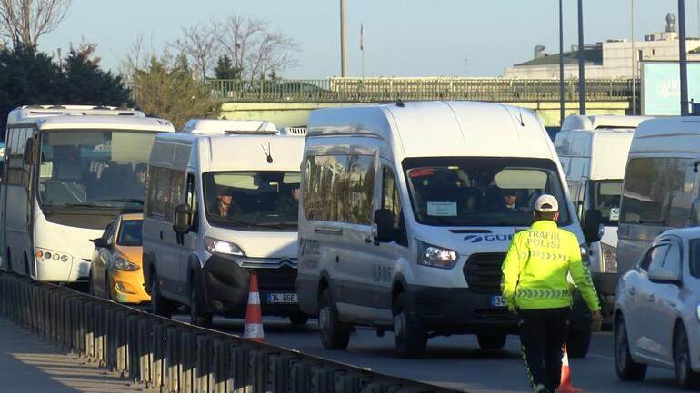 Maltepe'de vinç yangını: D-100 Karayolu'nda trafik yoğunluğu oluştu