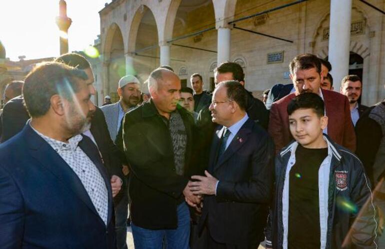 Bakan Bozdağ, Şanlıurfa'da bayram namazı kıldı