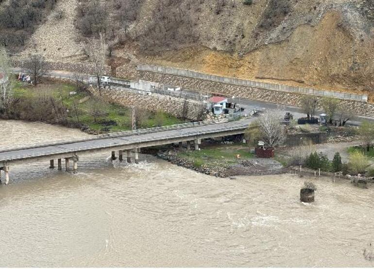 Tunceli’de sağanak nedeniyle kapanan Ovacık yolu açıldı