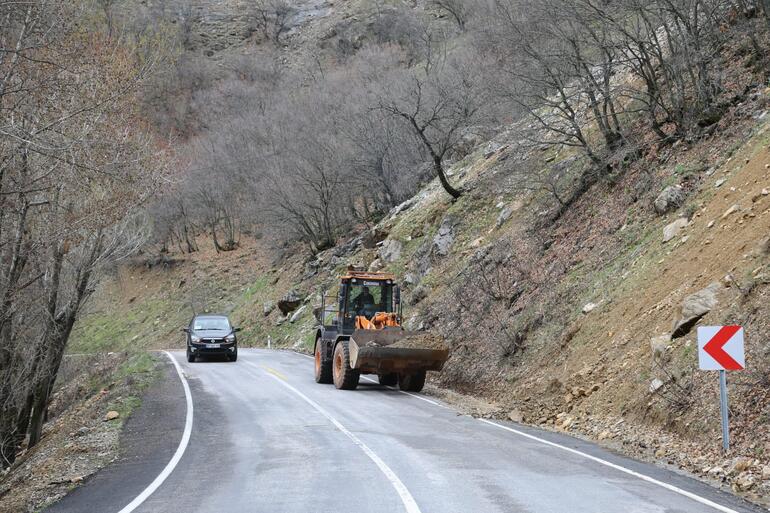 Tunceli’de sağanak nedeniyle kapanan Ovacık yolu açıldı