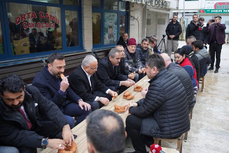 Bakan Özer, bayram namazını Ordu’da kıldı