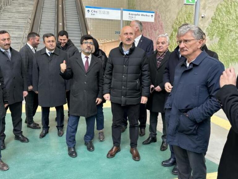 Bakan Karaismailoğlu açılış öncesi Çam ve Sakura Şehir Hastanesi İstasyonu'nda inceleme