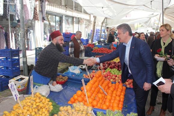 AK Parti İstanbul 3'üncü Bölge Milletvekili Adayı Cüneyt Yüksel Güngören'deydi