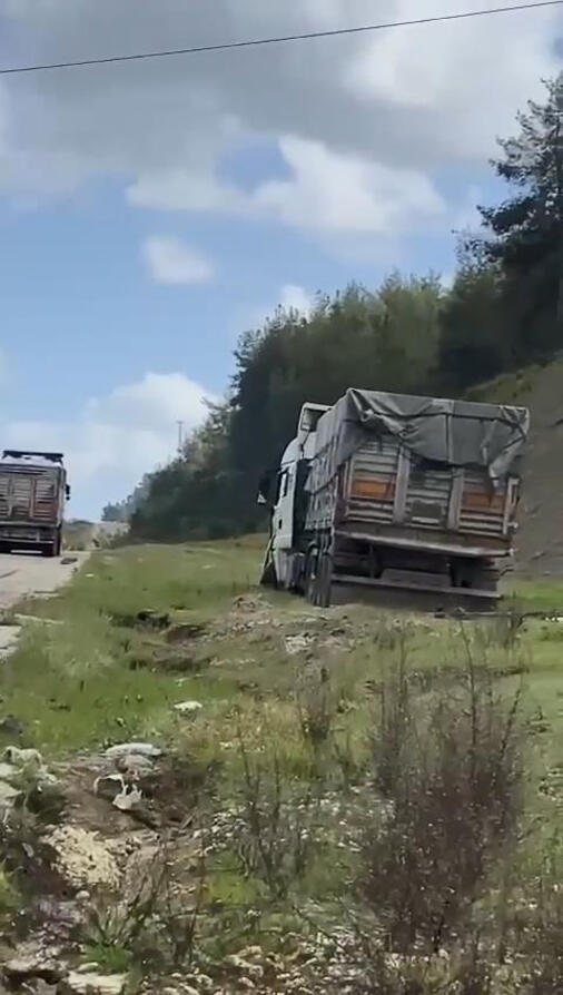 Antalya'da otomobil ile TIR çarpıştı: 1'i avukat 2 ölü, 2 yaralı