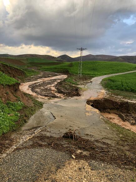 Siirt'te binaya yıldırım düştü