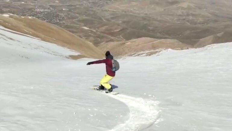 Artos Dağı'nda snowboard