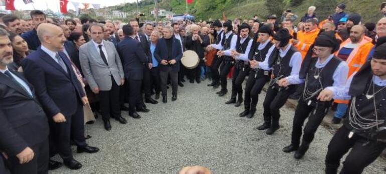 Bakan Karaismailoğlu: Ya 6'lı Masa'ya bir sekreter seçeceğiz ya bu aziz millete bir lider seçeceğiz