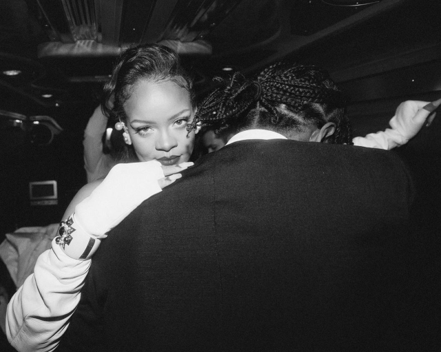 Rihanna, bebeğinin ismini 1 yıl sonra açıkladı