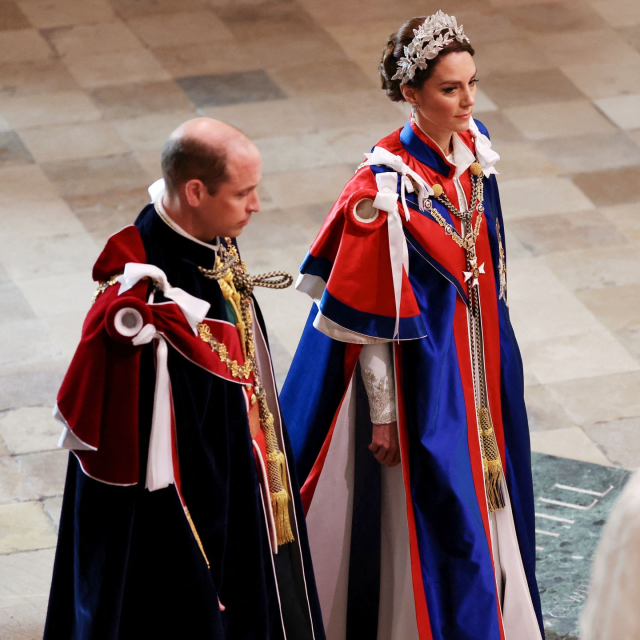 Kral Charles'ın taç giyme töreni başladı! Galler Prensesi Kate Middleton şıklığıyla göz kamaştırdı