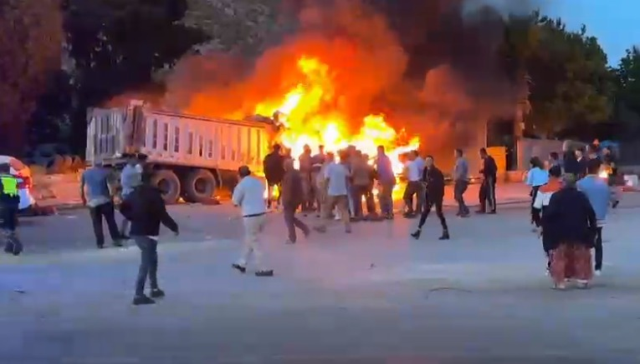 Hatay'da kamyonun kalabalığın arasına dalarak 6 kişinin ölümüne neden olduğu kazadan ilk görüntüler