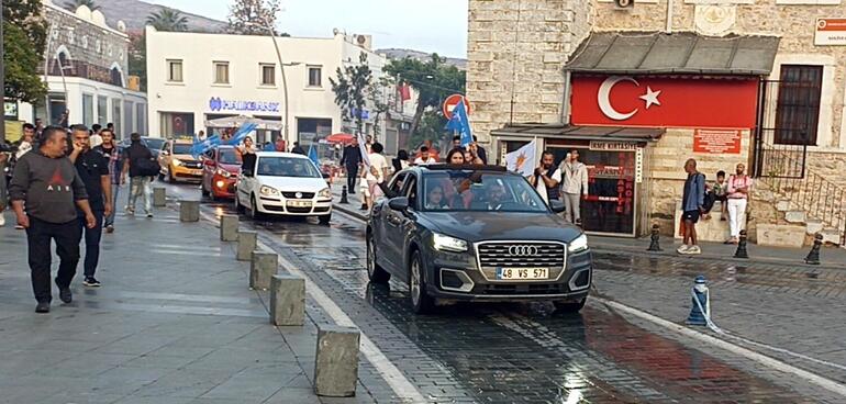 Bodrum'da seçimlerin ardından AK Parti'liler konvoy oluşturdu