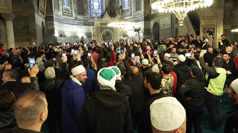 Bakan Soylu sabah namazını Ayasofya Camii'nde kıldı