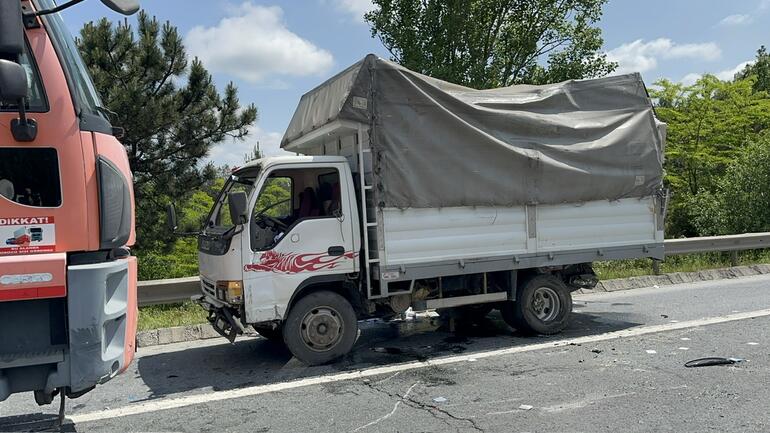 TEM otoyolunda 5 aracın karıştığı zincirleme kaza