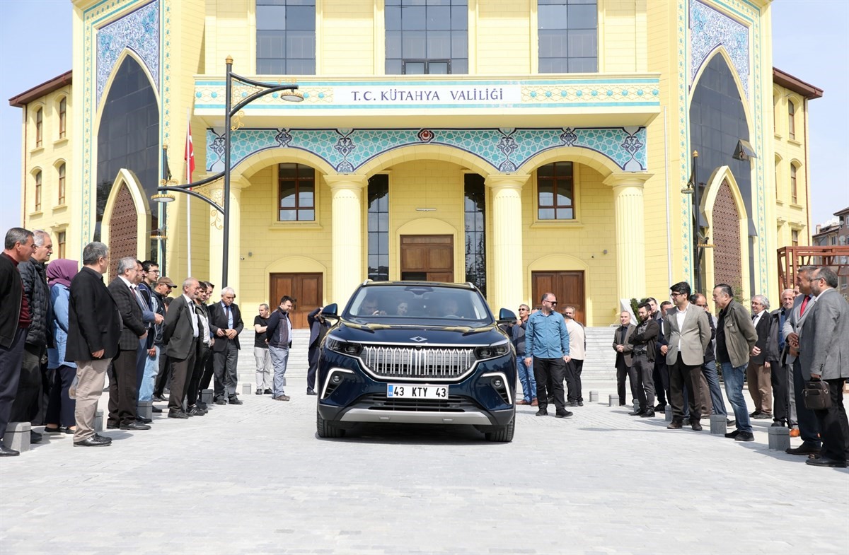 Kütahya Valisi Ali Çelik, Togg’un direksiyonuna geçti