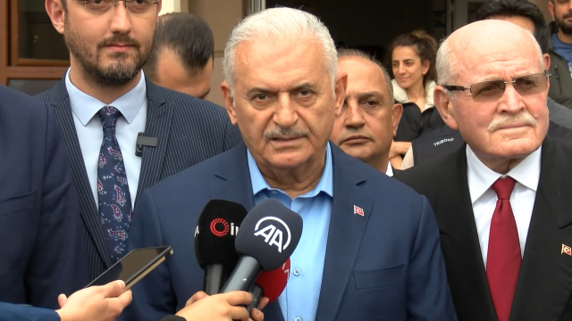 Binali Yıldırım'ın eşine yönelik sözleri salonda kahkaha tufanı kopardı: Ne oldu hanım karar veremedin mi?