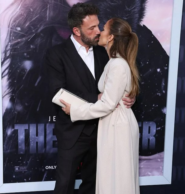 Dünyaca ünlü oyuncu Ben Affleck ve Jennifer Lopez, kameraların önünde tartıştı