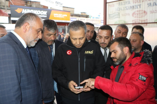 Bakan Yerlikaya göreve gelir gelmez afet bölgesine gitti! İşte selin vurduğu şehirlerde son durum