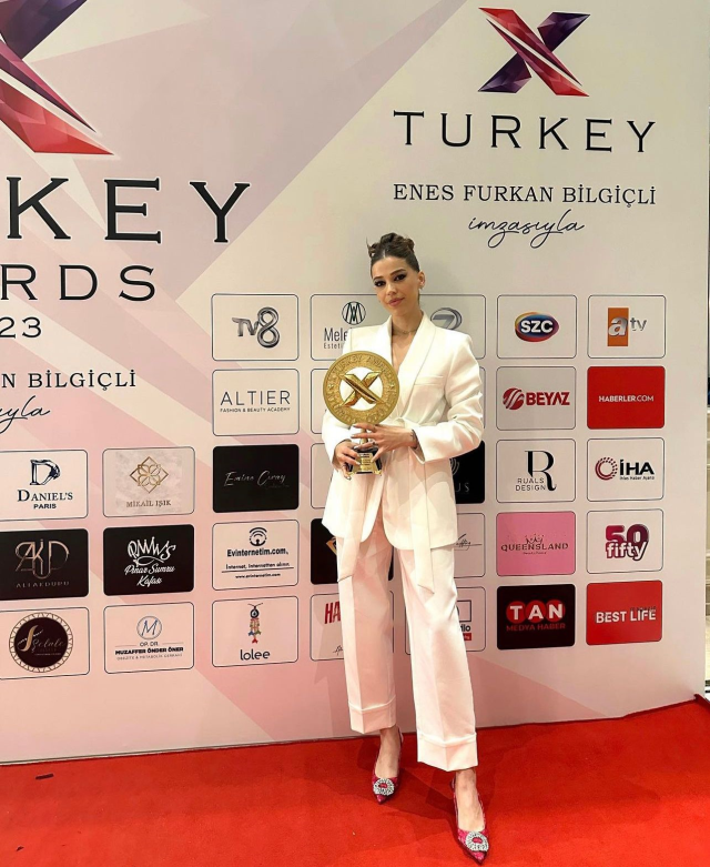 X Turkey Awards ödülleri sahiplerini buldu! Depremzedeler için yapılanlar alkış topladı