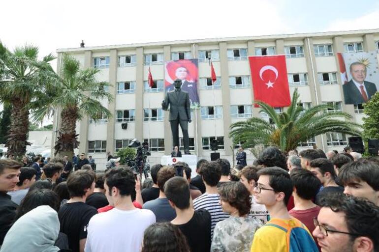 Cumhurbaşkanı Erdoğan, Haydarpaşa Anadolu Lisesi karne töreninde konuştu