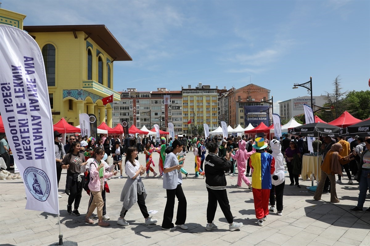 Kütahya’da Mesleki Teknik Eğitim Fuarı