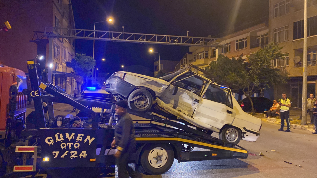 Edirne'de bir ilginç kaza! Kazaya karışan iki sürücü de kaçtı