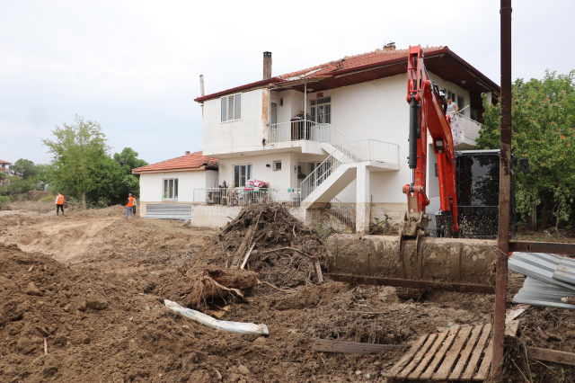 Denizli'de felaketin boyutunu gözler önüne seren kareler! Selin vurduğu bölgenin eski halini gören inanamıyor