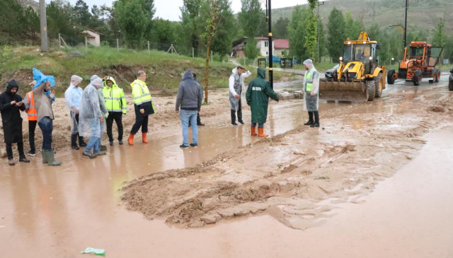 2 kentte can alan şiddetli yağış, yurt genelinde etkisini sürdürüyor! Meteoroloji'den 14 ile sarı, 2 ile turuncu uyarı var